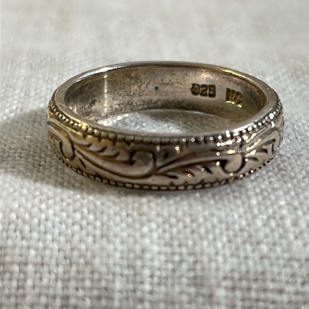 925 Silver Ring with Beautiful Detail - Picture 4 of 4